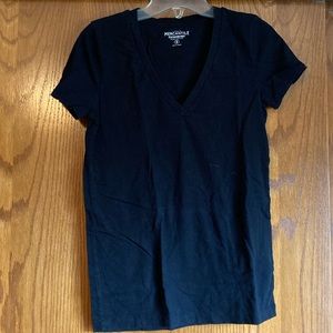 Black J. Crew Mercantile Featherweight Slub Cotton V-neck, Small
